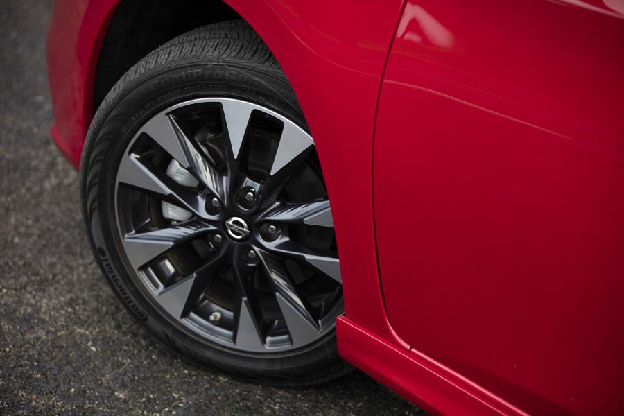 Колеса Nissan Sentra SR Turbo (B17) 2016 года  (фото 8 из 44)
